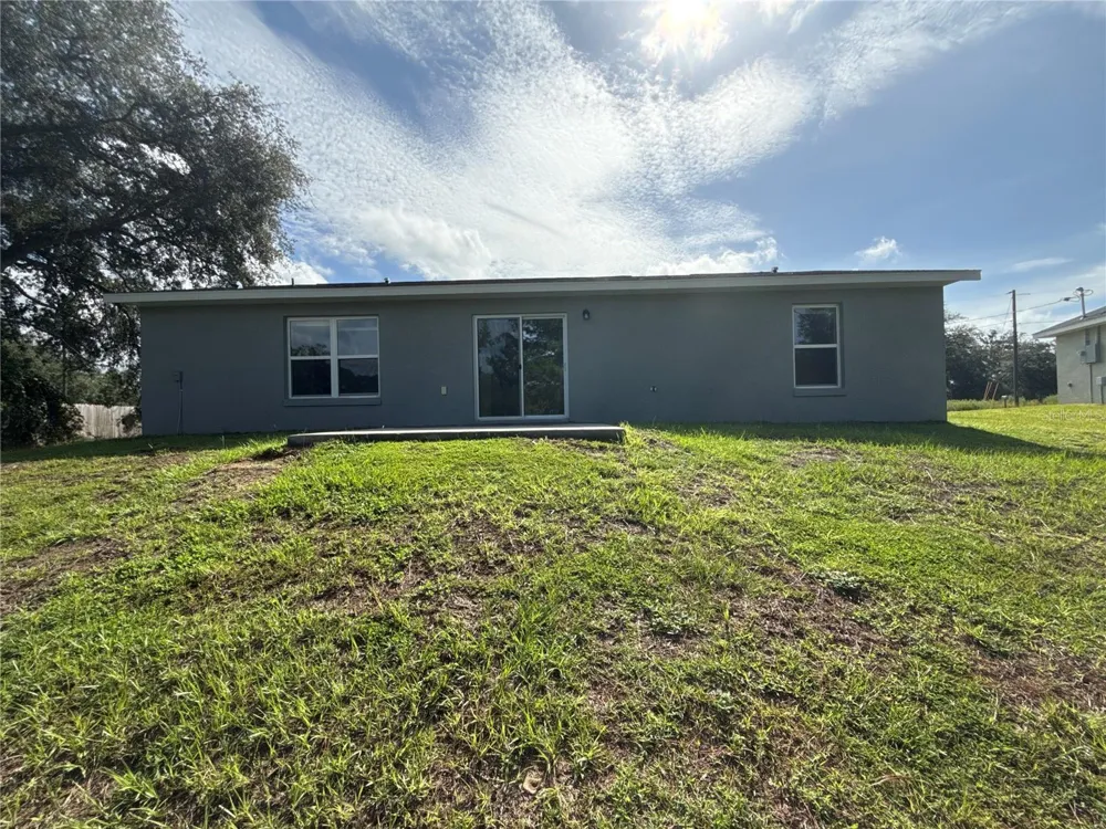 22 MALAUKA CIRCLE Ocklawaha, FL 32179