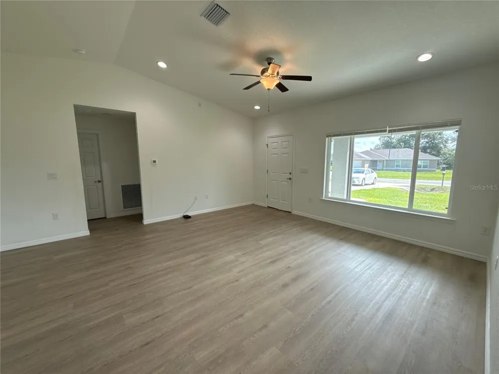 22 MALAUKA CIRCLE Ocklawaha, FL 32179