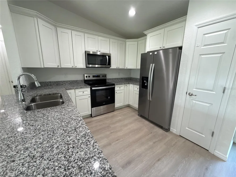 22 MALAUKA CIRCLE Ocklawaha, FL 32179
