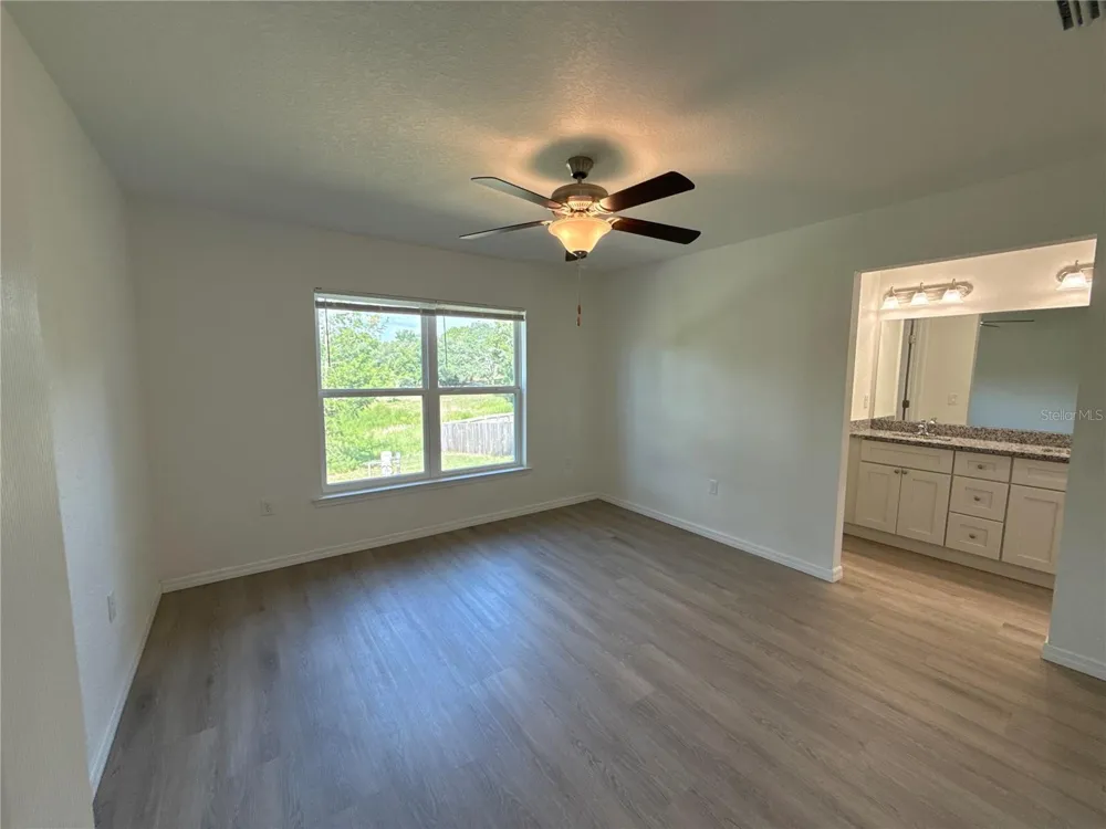 22 MALAUKA CIRCLE Ocklawaha, FL 32179