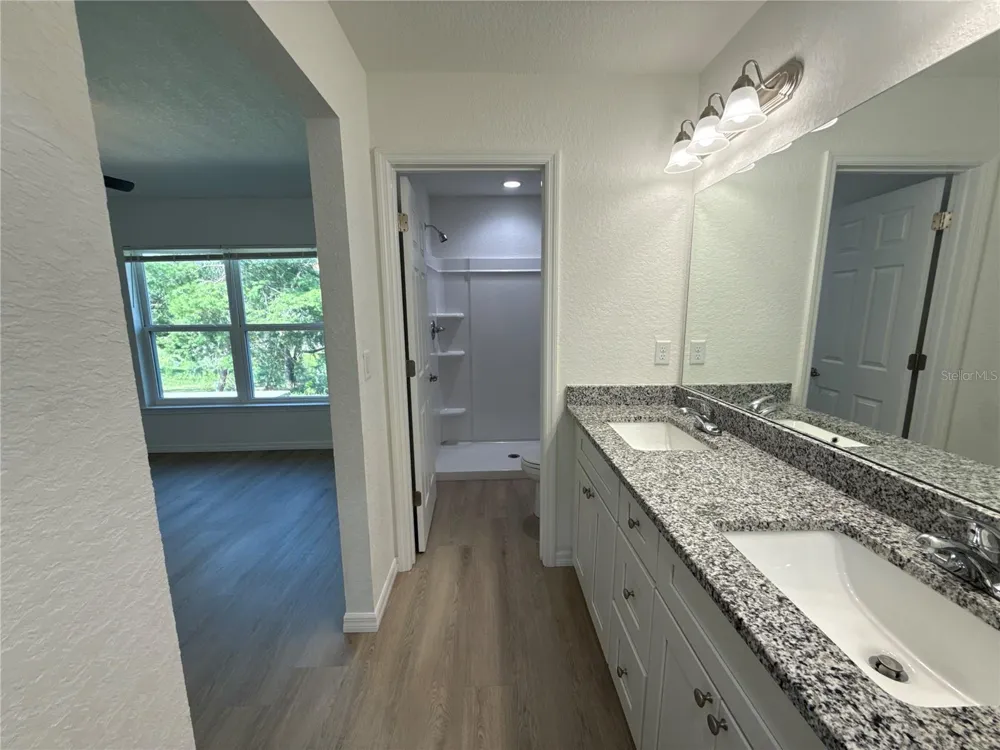 22 MALAUKA CIRCLE Ocklawaha, FL 32179