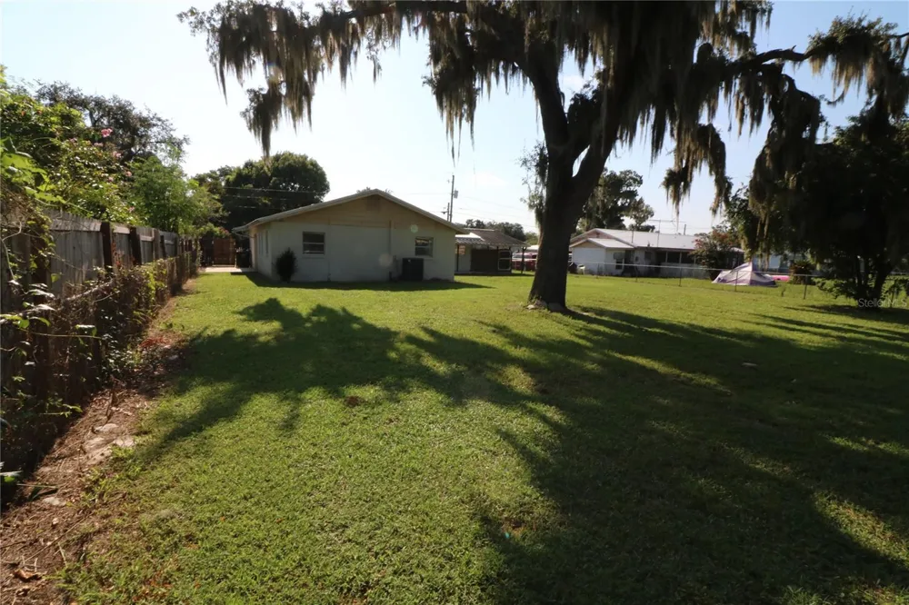 2620 HOWARD STREET Mulberry, FL 33860