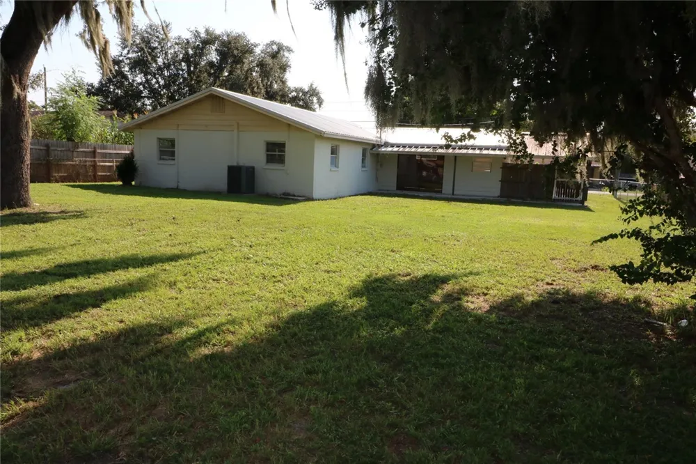 2620 HOWARD STREET Mulberry, FL 33860