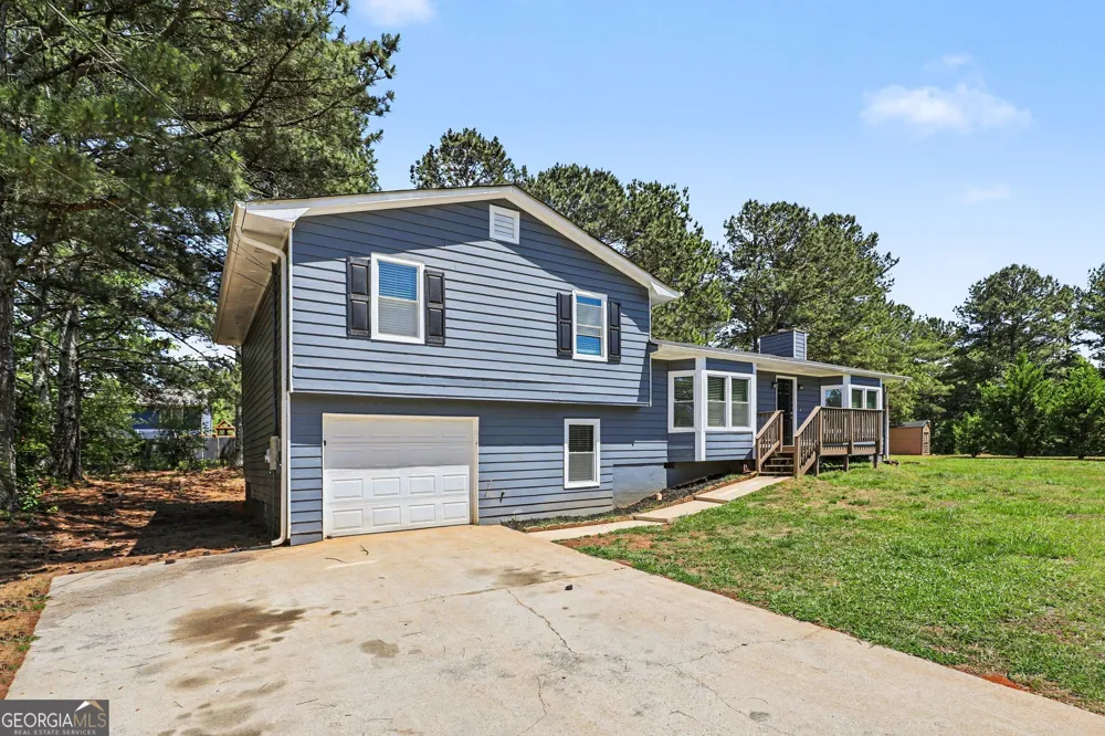 150 James CT Palmetto, GA 30268