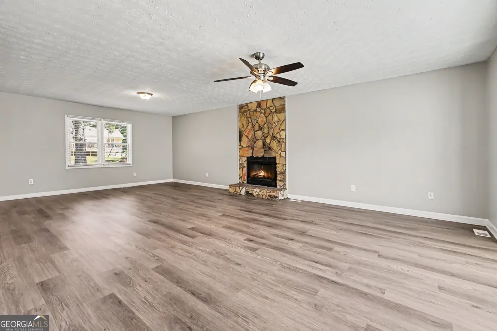 150 James CT Palmetto, GA 30268
