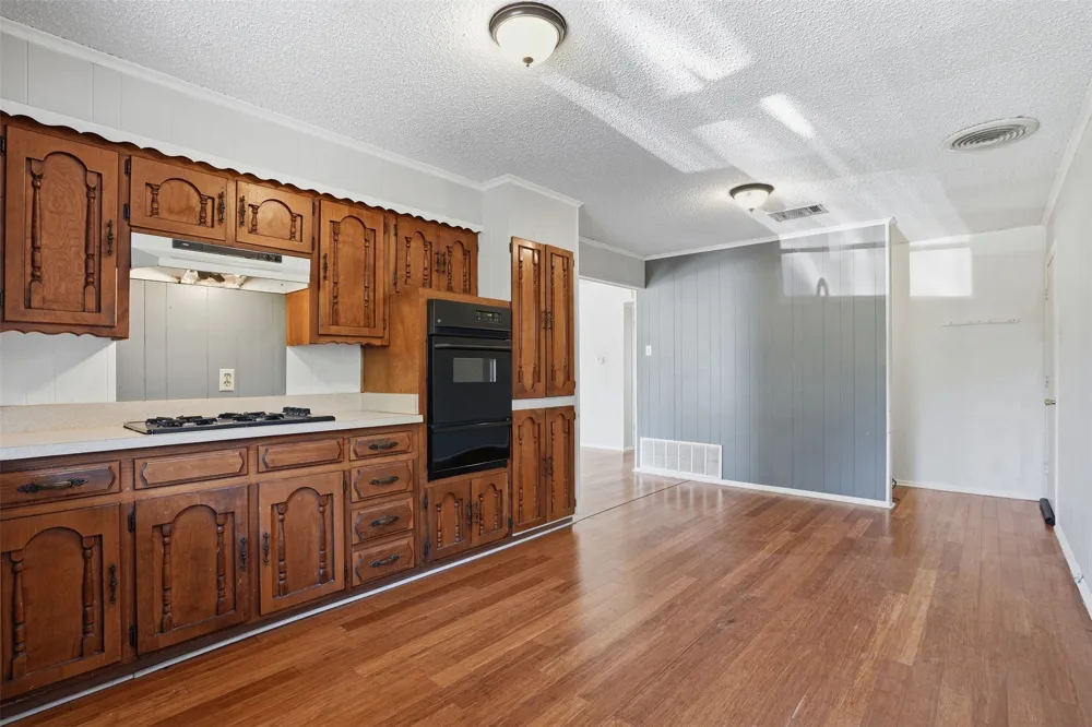2471 Fm 740 Heath, TX 75032