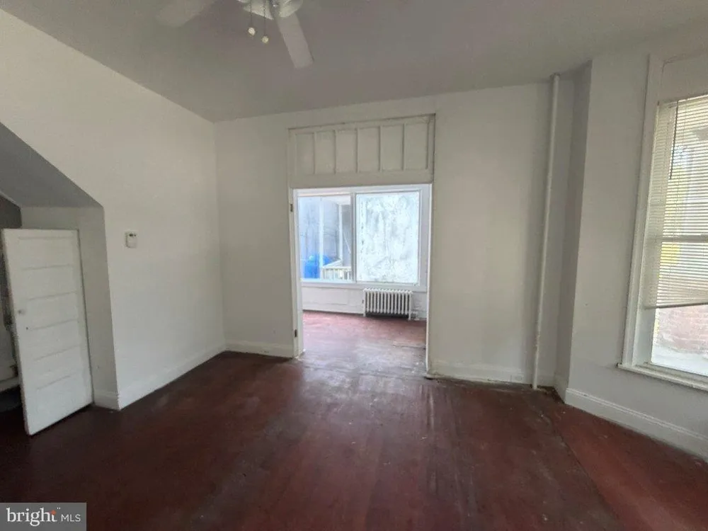 2206 LYNDHURST AVENUE Baltimore, MD 21216