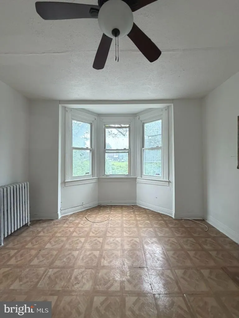 2206 LYNDHURST AVENUE Baltimore, MD 21216