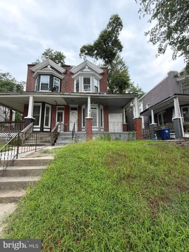 2206 LYNDHURST AVENUE Baltimore, MD 21216