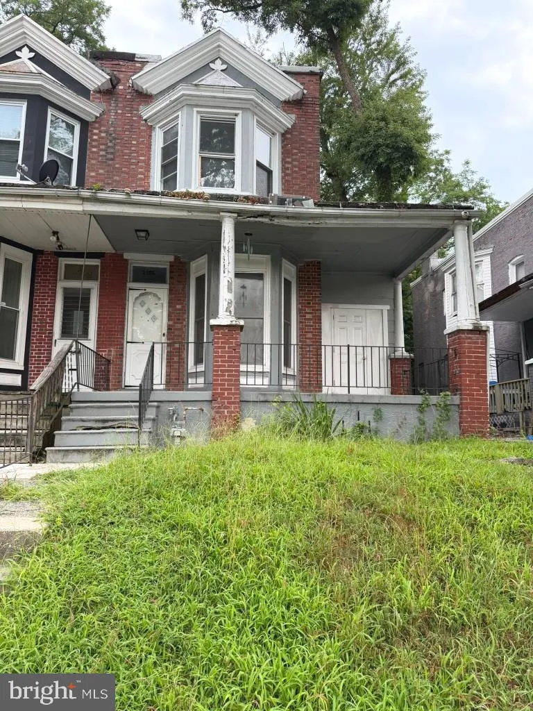 2206 LYNDHURST AVENUE Baltimore, MD 21216
