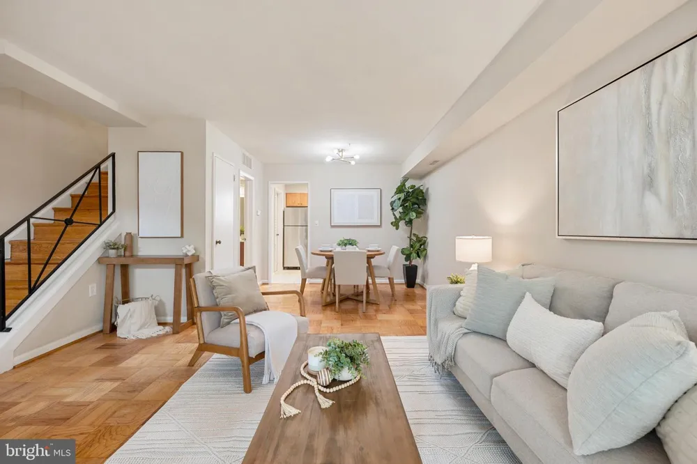 2312 DEARING STREET Alexandria, VA 22302