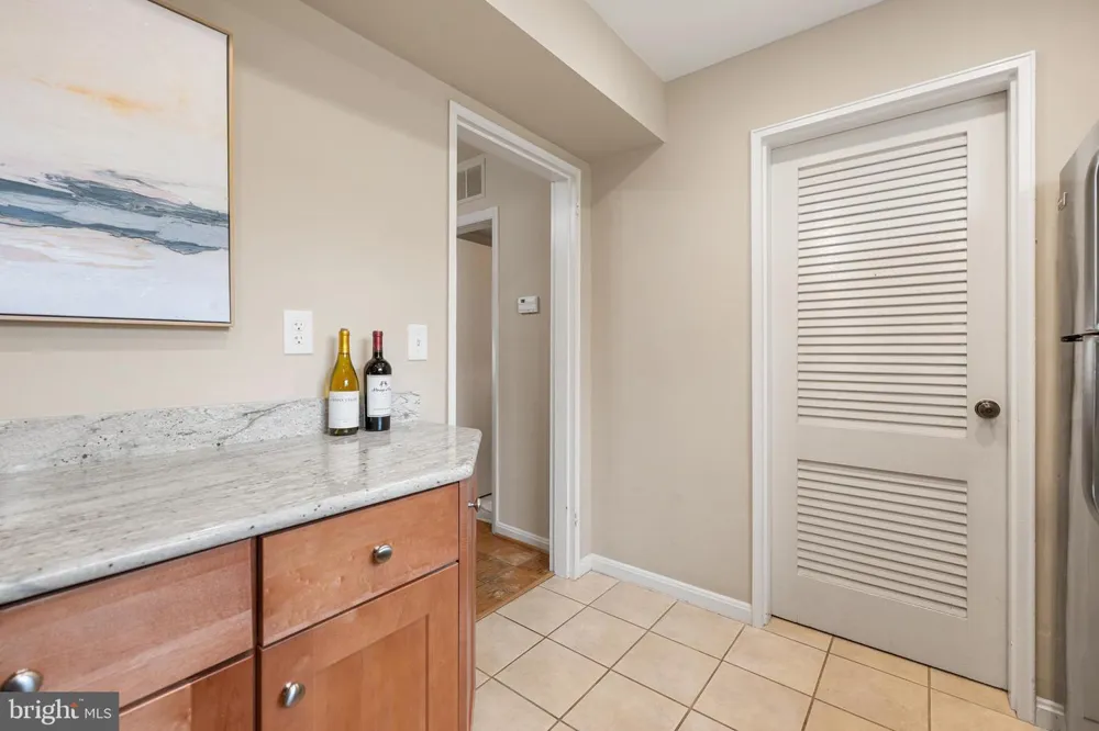 2312 DEARING STREET Alexandria, VA 22302