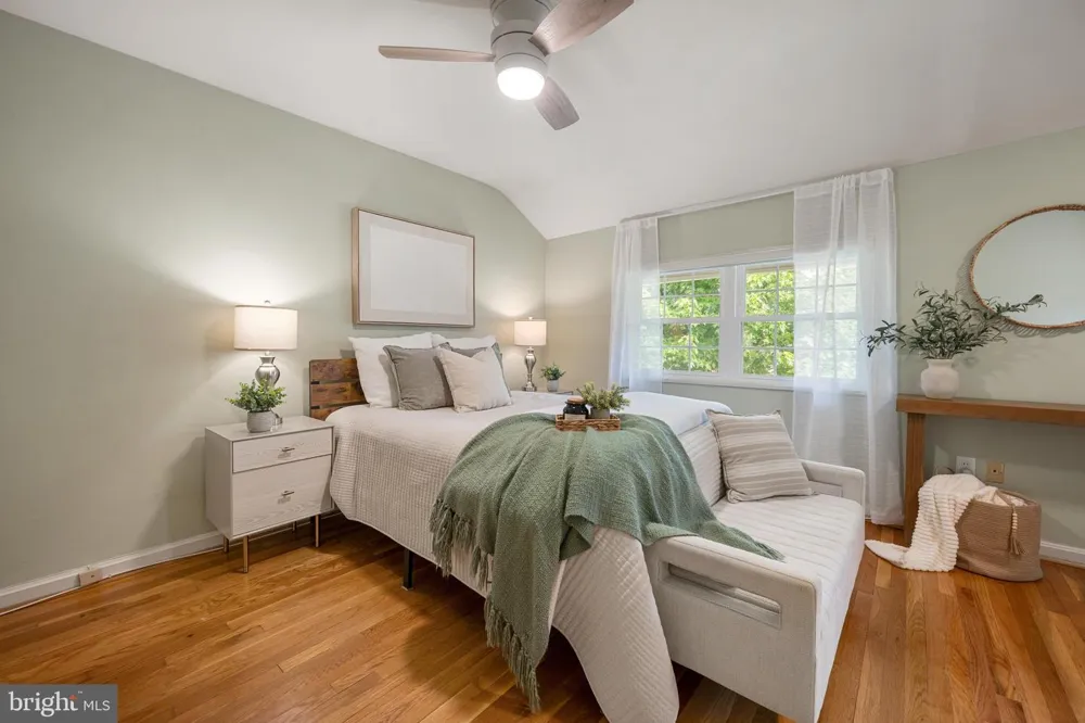 2312 DEARING STREET Alexandria, VA 22302