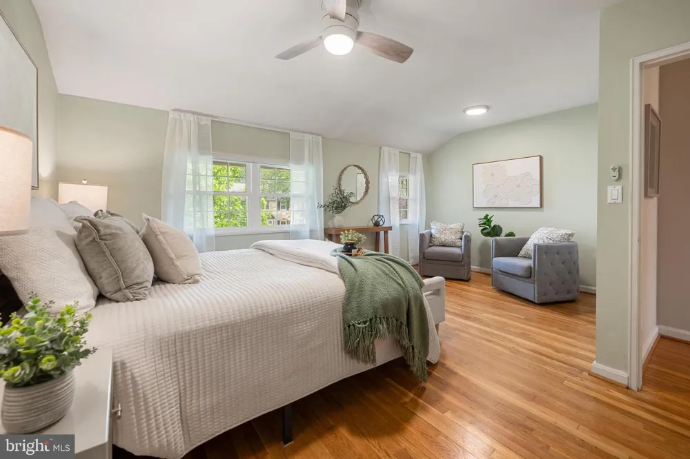 2312 DEARING STREET Alexandria, VA 22302