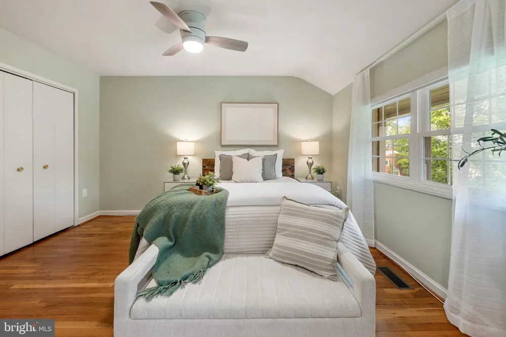 2312 DEARING STREET Alexandria, VA 22302