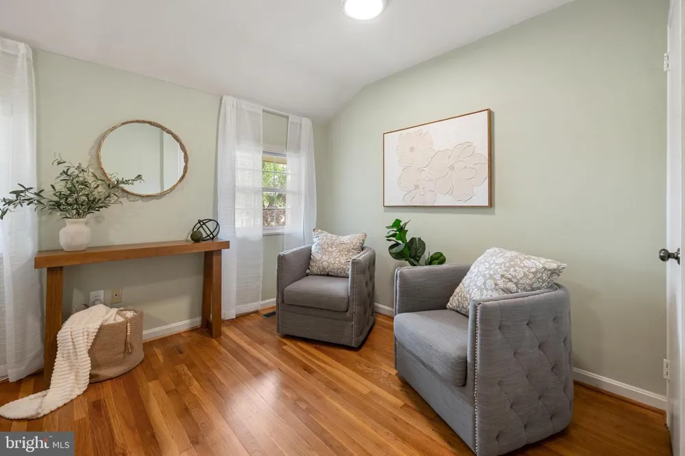 2312 DEARING STREET Alexandria, VA 22302