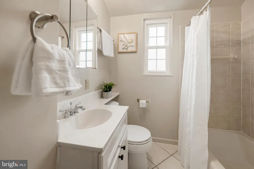 2312 DEARING STREET Alexandria, VA 22302