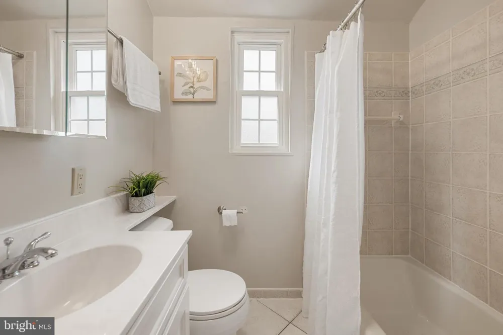2312 DEARING STREET Alexandria, VA 22302