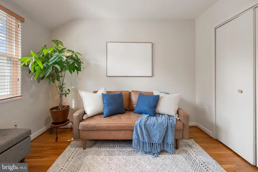 2312 DEARING STREET Alexandria, VA 22302