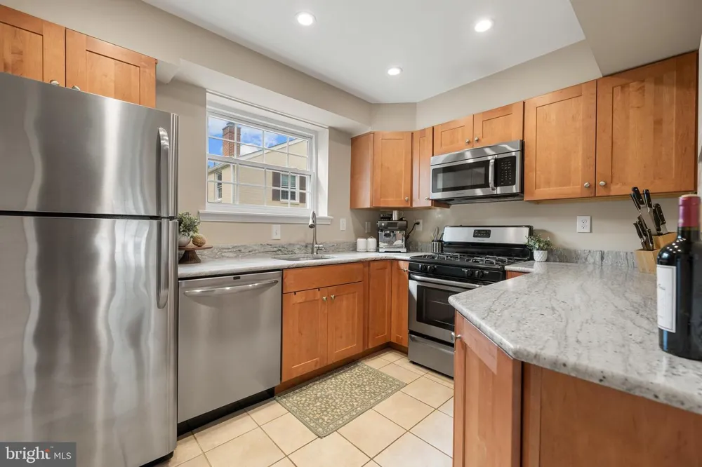 2312 DEARING STREET Alexandria, VA 22302