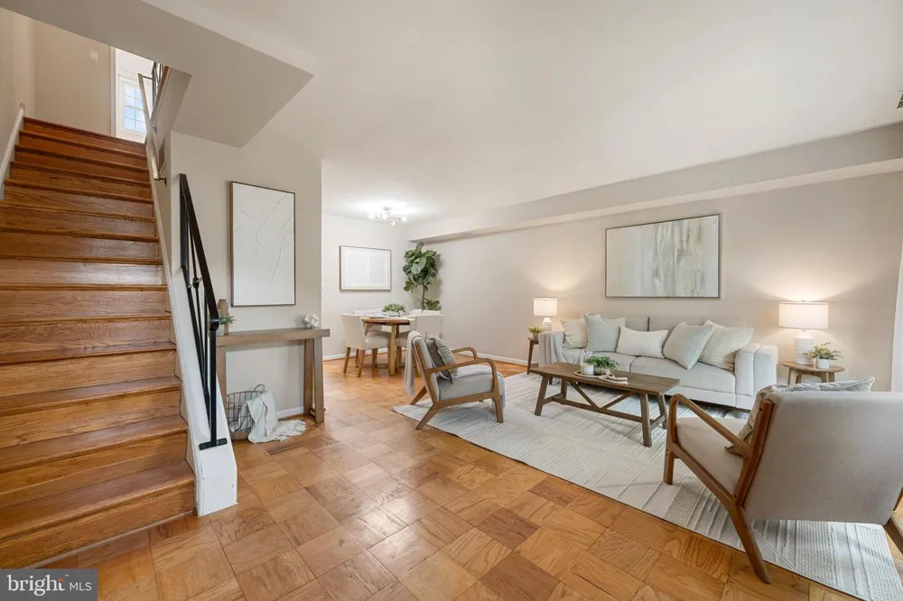 2312 DEARING STREET Alexandria, VA 22302