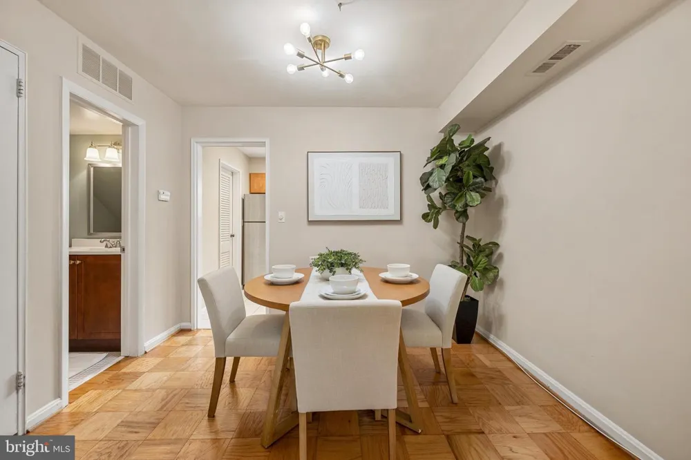 2312 DEARING STREET Alexandria, VA 22302
