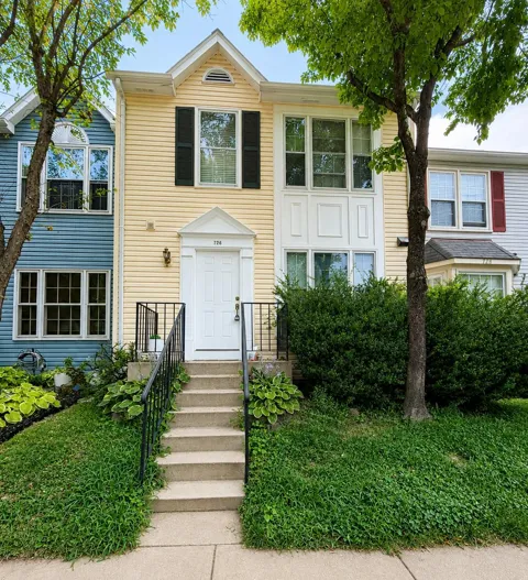 726 PINE TREE COURT