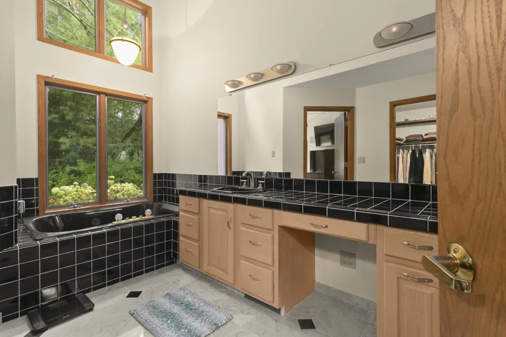 4282 Squire Heath Lane Portage, MI 49024