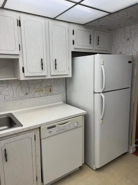 1200 St Charles Place #414