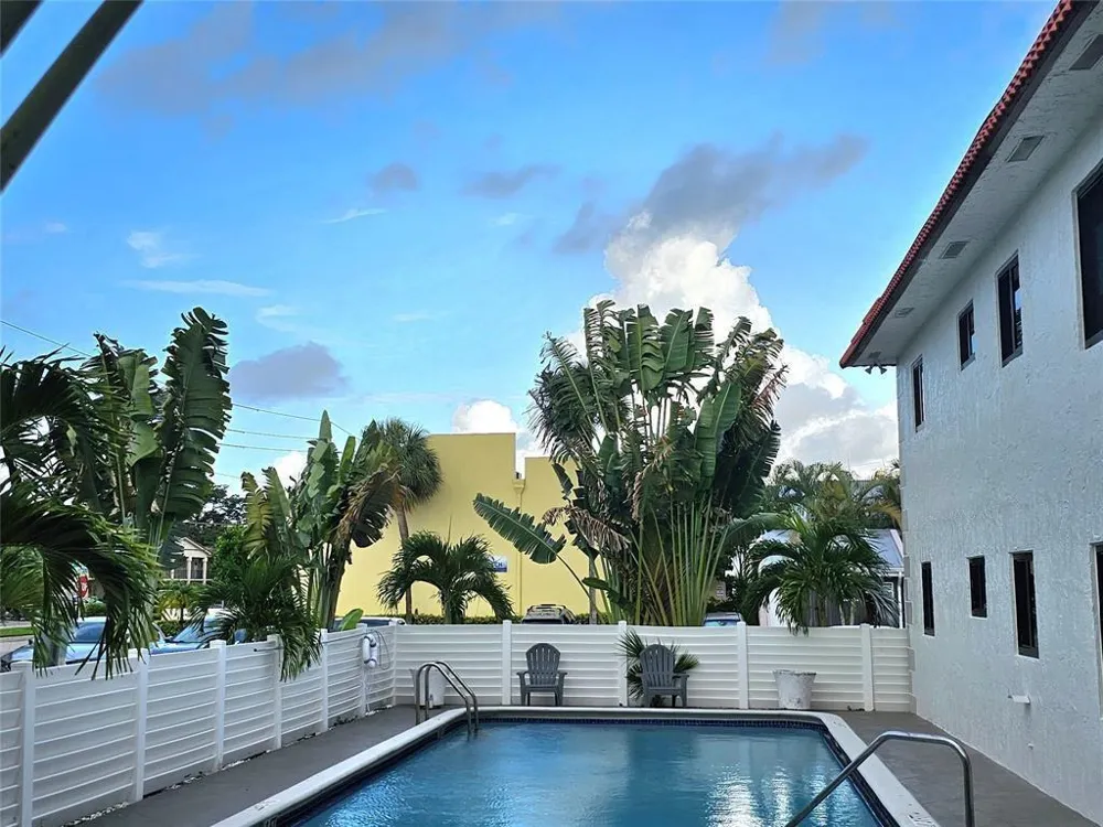 2201 NE 36TH STREET #102 Lighthouse Point, FL 33064