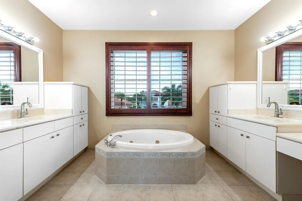 112 ISOLA CIRCLE Royal Palm Beach, FL 33411