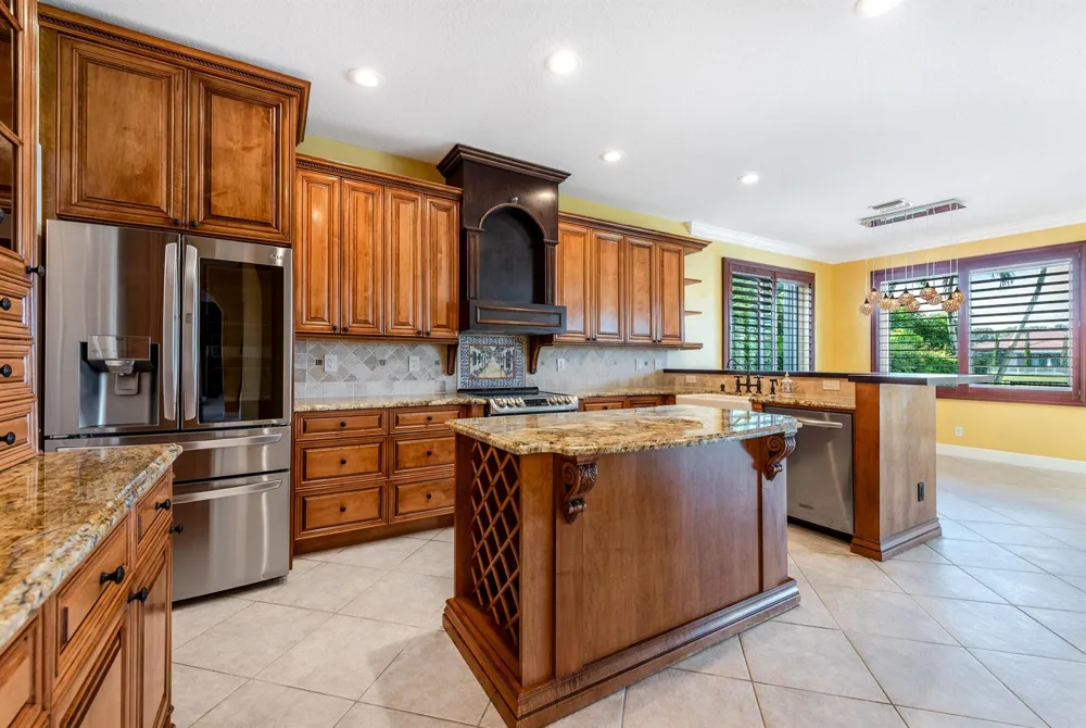 112 ISOLA CIRCLE Royal Palm Beach, FL 33411