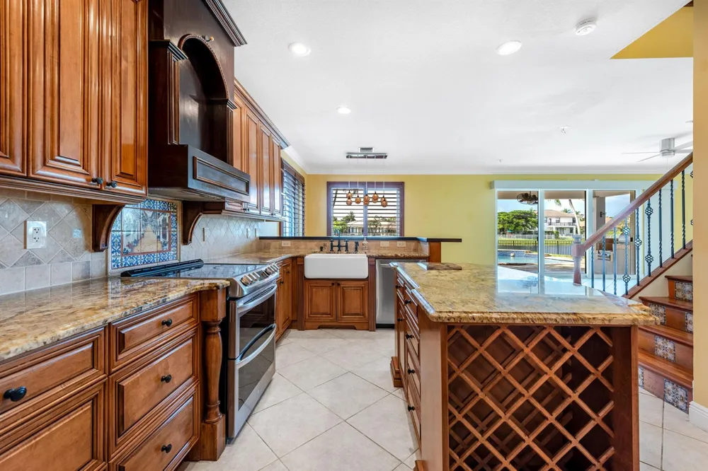 112 ISOLA CIRCLE Royal Palm Beach, FL 33411