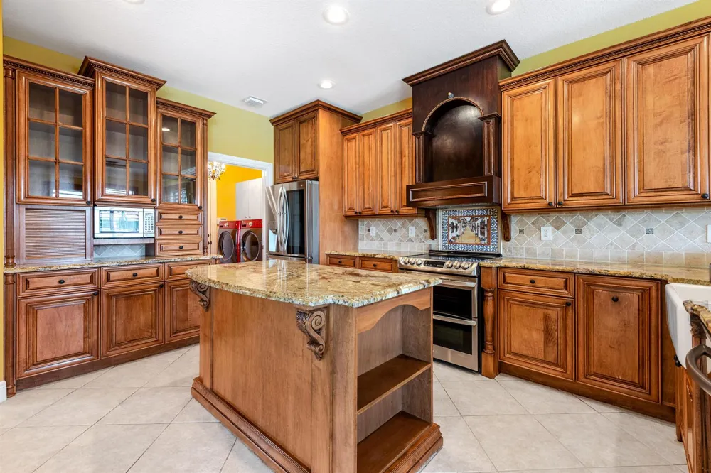 112 ISOLA CIRCLE Royal Palm Beach, FL 33411