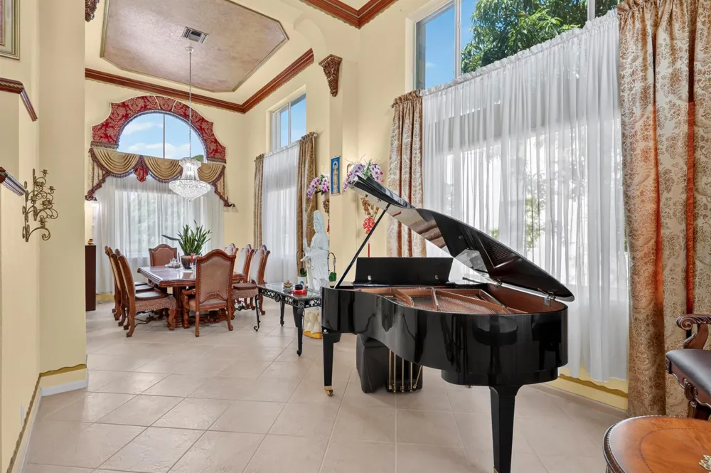 120 ISOLA CIRCLE Royal Palm Beach, FL 33411