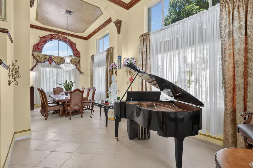 120 ISOLA CIRCLE Royal Palm Beach, FL 33411