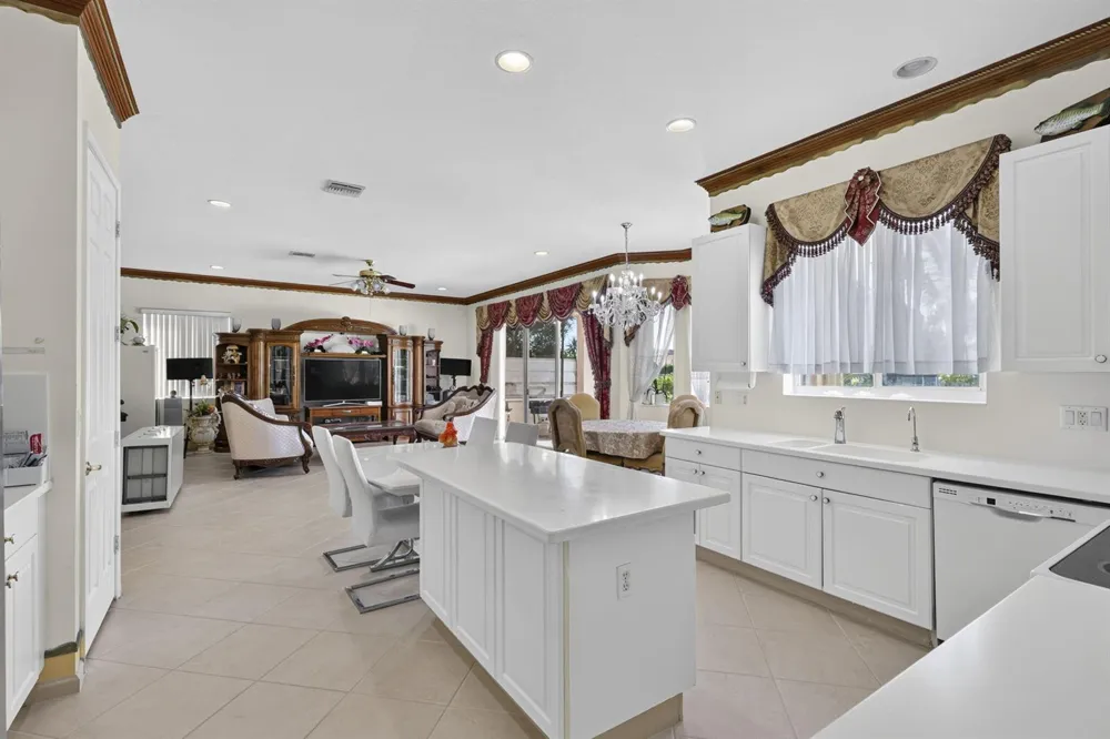 120 ISOLA CIRCLE Royal Palm Beach, FL 33411