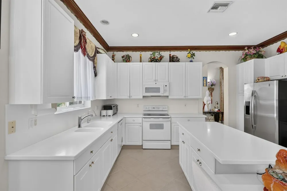 120 ISOLA CIRCLE Royal Palm Beach, FL 33411
