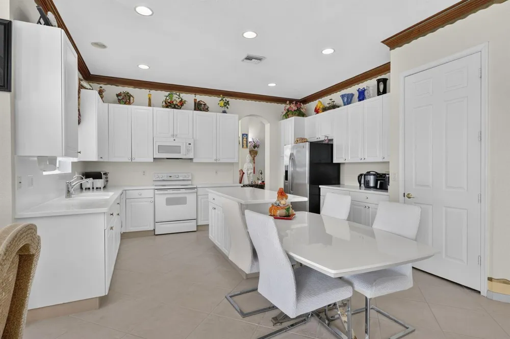 120 ISOLA CIRCLE Royal Palm Beach, FL 33411