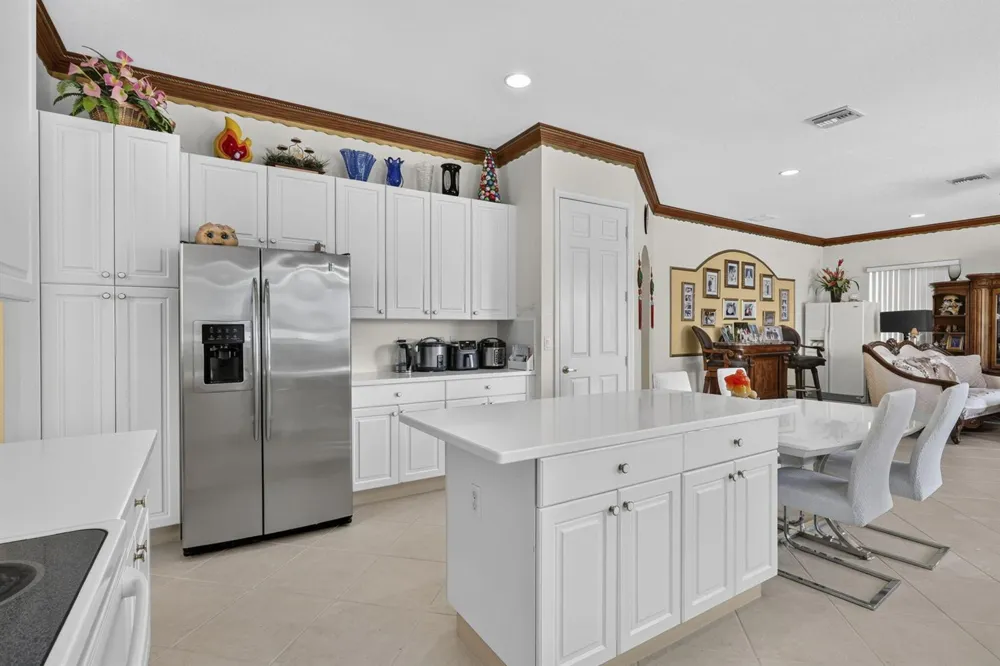 120 ISOLA CIRCLE Royal Palm Beach, FL 33411