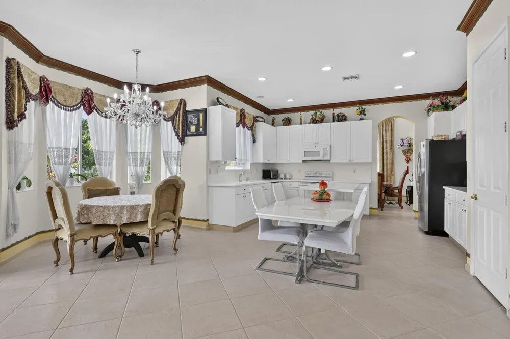 120 ISOLA CIRCLE Royal Palm Beach, FL 33411