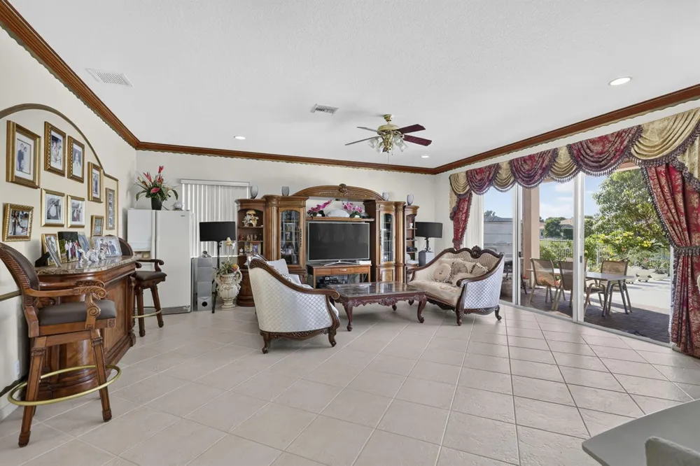 120 ISOLA CIRCLE Royal Palm Beach, FL 33411