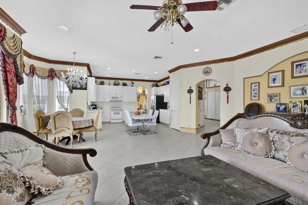 120 ISOLA CIRCLE Royal Palm Beach, FL 33411