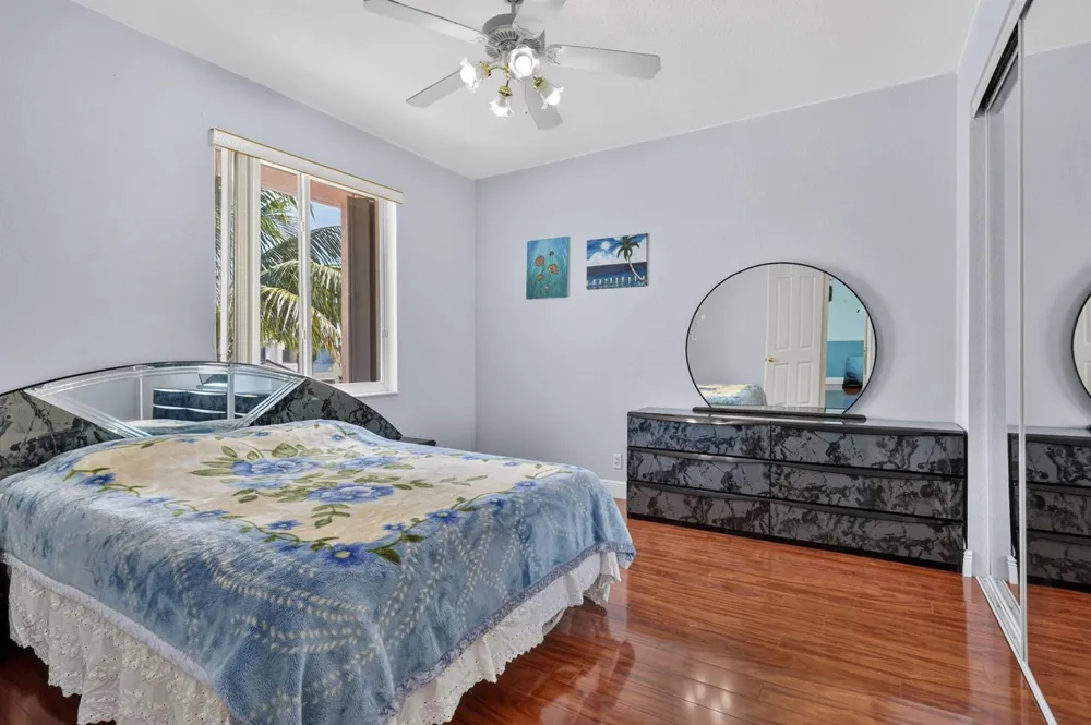 120 ISOLA CIRCLE Royal Palm Beach, FL 33411