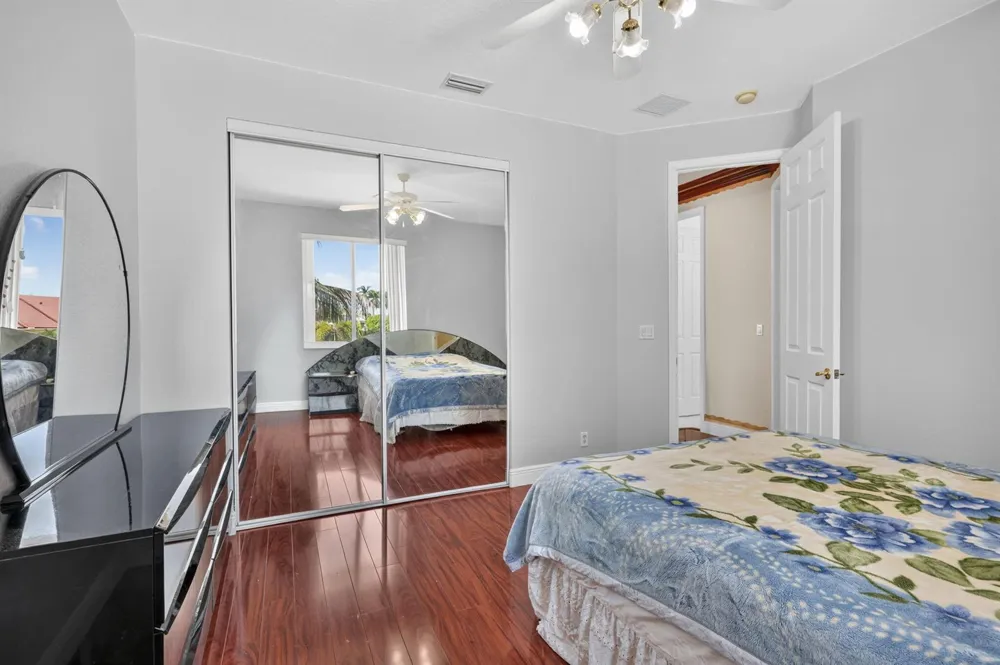 120 ISOLA CIRCLE Royal Palm Beach, FL 33411
