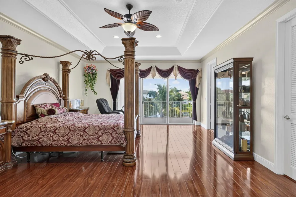120 ISOLA CIRCLE Royal Palm Beach, FL 33411