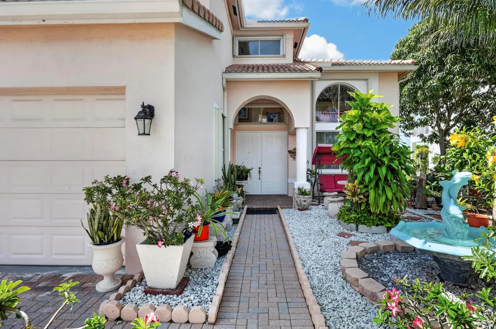 120 ISOLA CIRCLE Royal Palm Beach, FL 33411