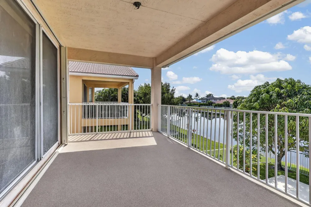 120 ISOLA CIRCLE Royal Palm Beach, FL 33411