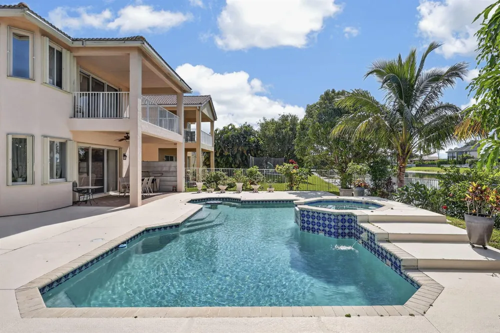 120 ISOLA CIRCLE Royal Palm Beach, FL 33411