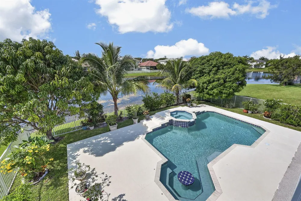 120 ISOLA CIRCLE Royal Palm Beach, FL 33411
